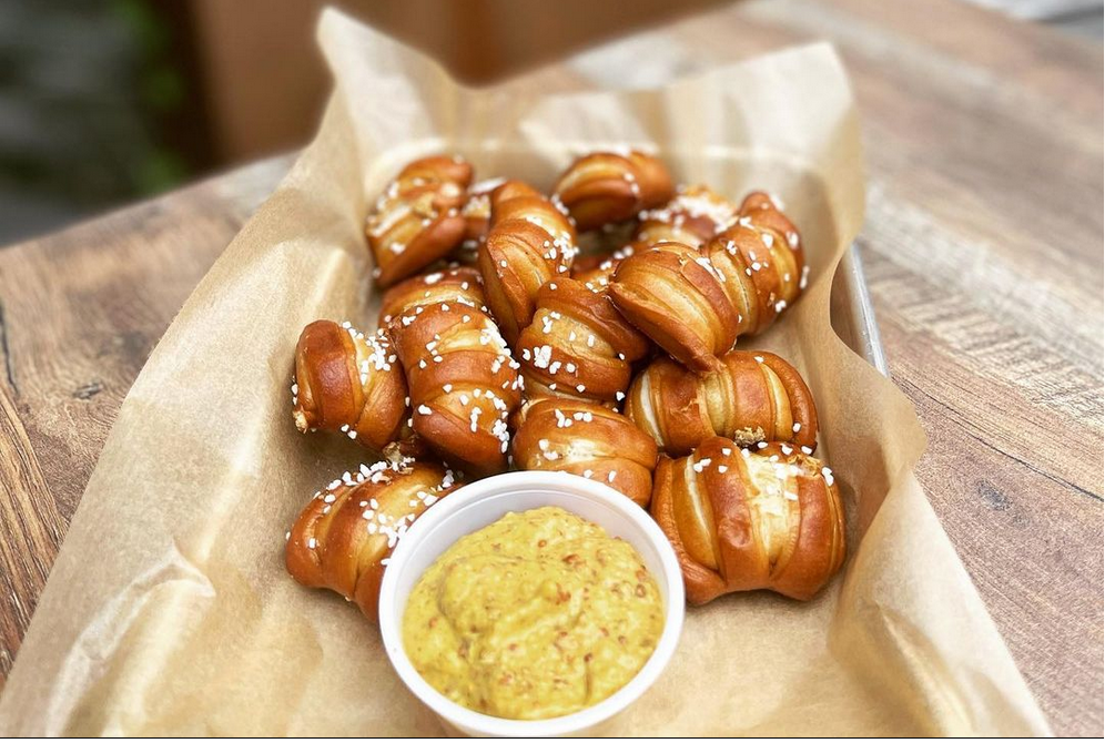pretzels and mustard dip